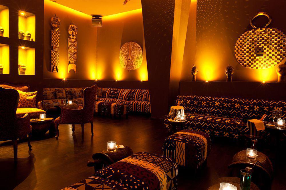 ホテル チグミザ スイーツ&パビリオンズ Ouled Jelal インテリア 写真 The interior of the nightclub