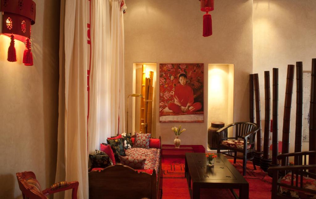 ホテル チグミザ スイーツ&パビリオンズ Ouled Jelal 部屋 写真 A Chinese massage parlor in Paris