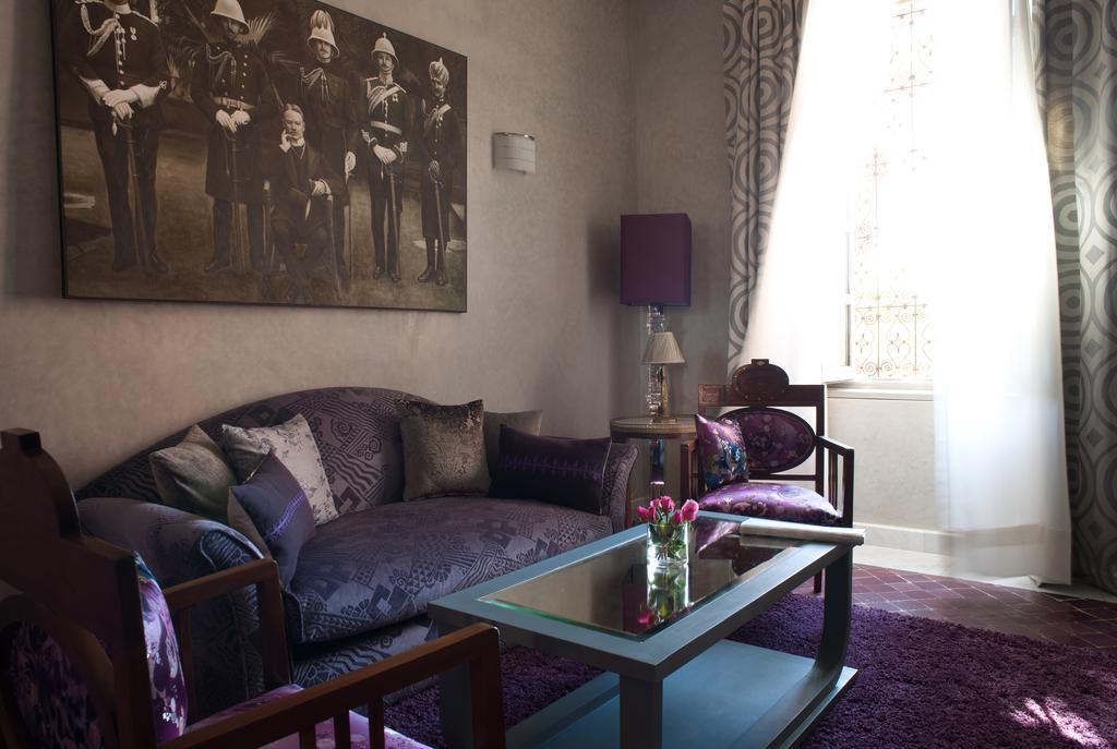 ホテル チグミザ スイーツ&パビリオンズ Ouled Jelal エクステリア 写真 A living room in a Moroccan riad