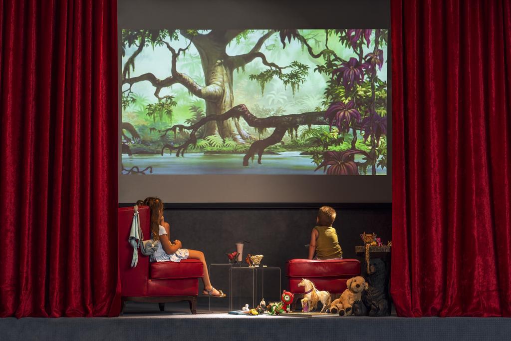 ホテル チグミザ スイーツ&パビリオンズ Ouled Jelal エクステリア 写真 The 2008 version of the film, shown in the home theater of the 2008 Blu-Ray release