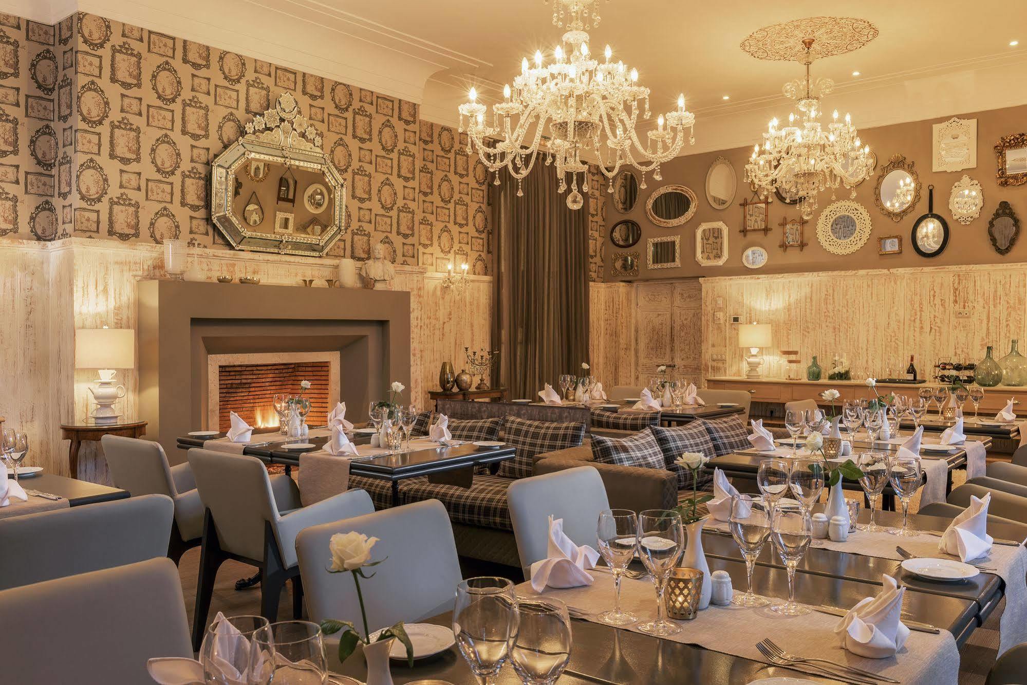ホテル チグミザ スイーツ&パビリオンズ Ouled Jelal エクステリア 写真 The restaurant at The Vineyard Hotel